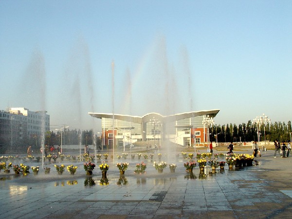 晋安路校区明德广场音乐喷泉